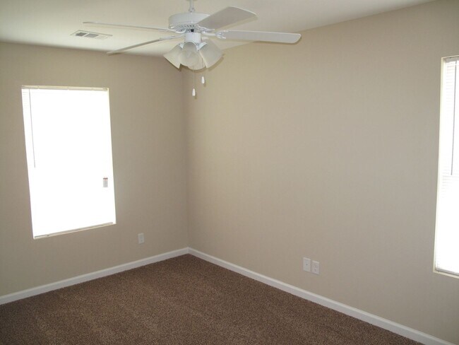 Building Photo - 160 Connor Lp