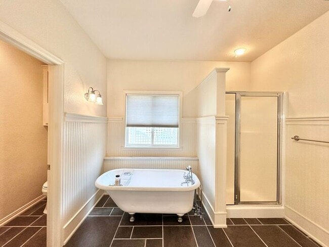 Building Photo - Coming Soon! Show Stopping Home in Flint!