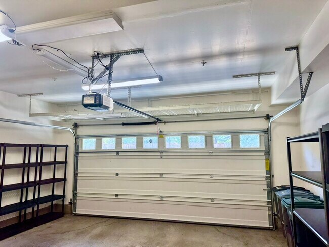 Building Photo - 6576 S Mariposa Ct