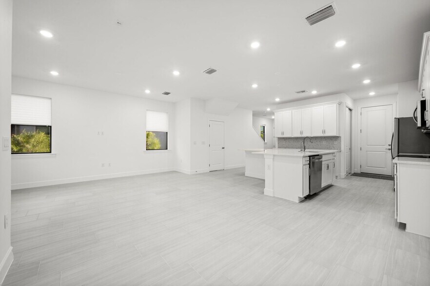 Building Photo - 4286 Sonoma Oaks Cir