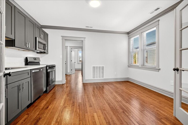 Building Photo - Pizza Prynce