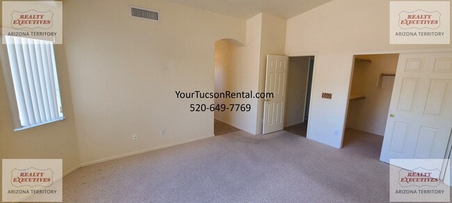 Building Photo - Starr Pass Shadows 4 bedrooms and 2 bathrooms