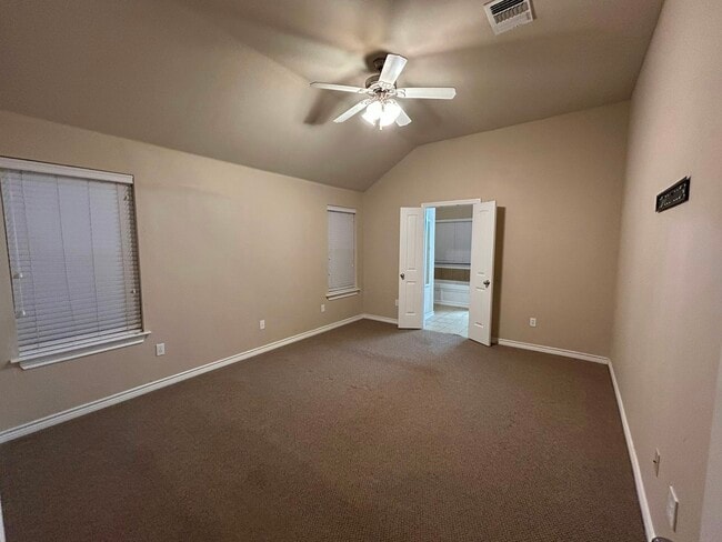 Building Photo - 2400 Rookhaven Ln