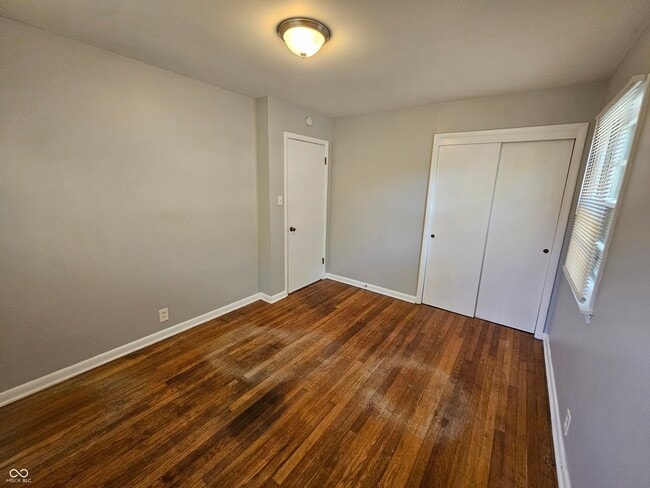 Building Photo - 2107 W Coil St