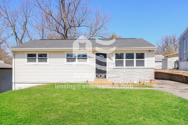 Building Photo - 1137 Maple Ave