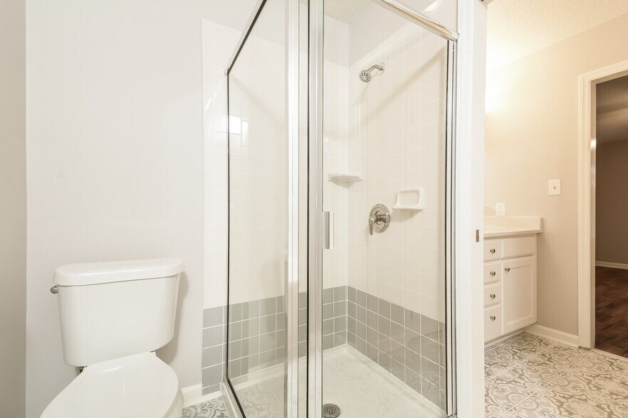 Building Photo - 4504 Aviemore Crescent