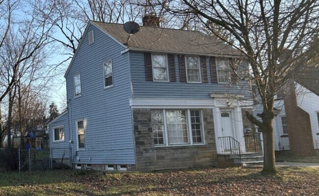 Building Photo - Maple Heights Area - 3 Bedroom Single Family Home