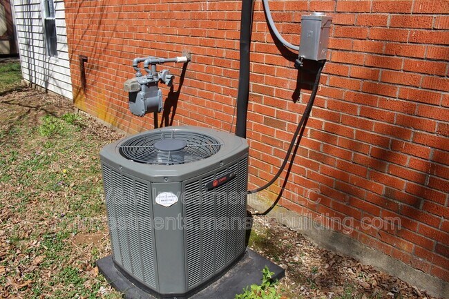 Building Photo - 3837 Wem Dr