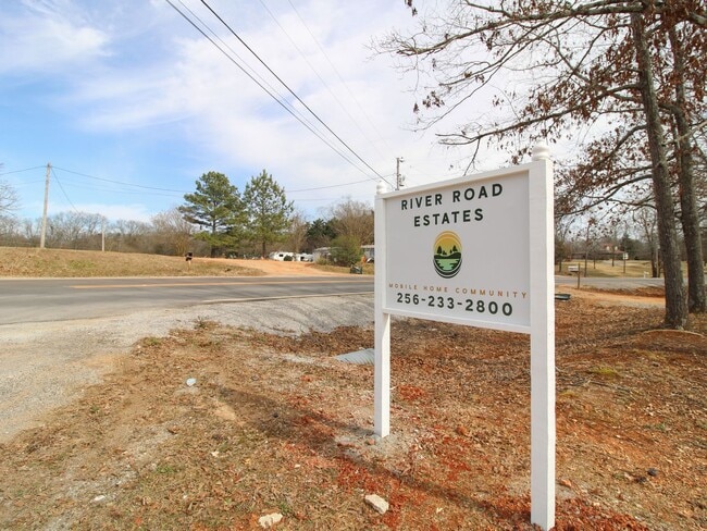 Building Photo - Great Location in Muscle Shoals!