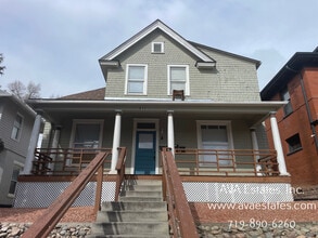 Building Photo - 511 W 12th St