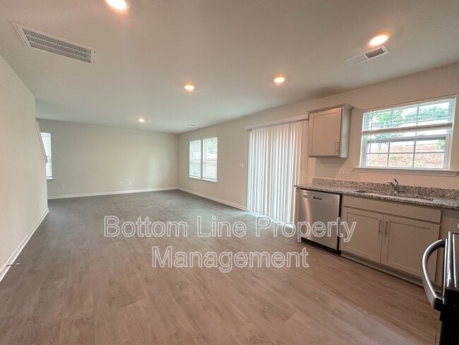 Building Photo - 2129 Allium Dr