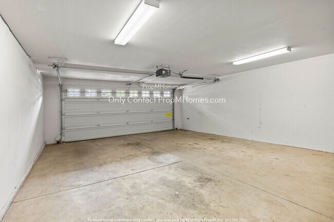 Building Photo - Elegant Condo with Dual Balconies and Spac...