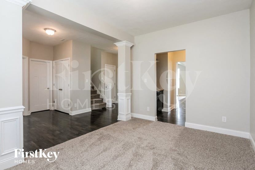 Building Photo - 415 S Meadow Song Ct