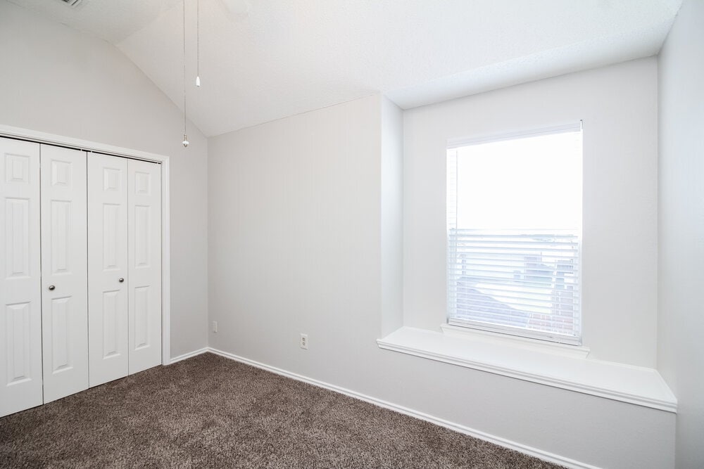 Building Photo - 2326 Weatherby Dr
