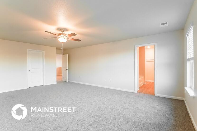 Building Photo - 1001 Pilgrim Ln