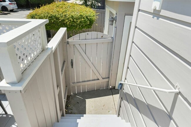 Building Photo - 449 J St