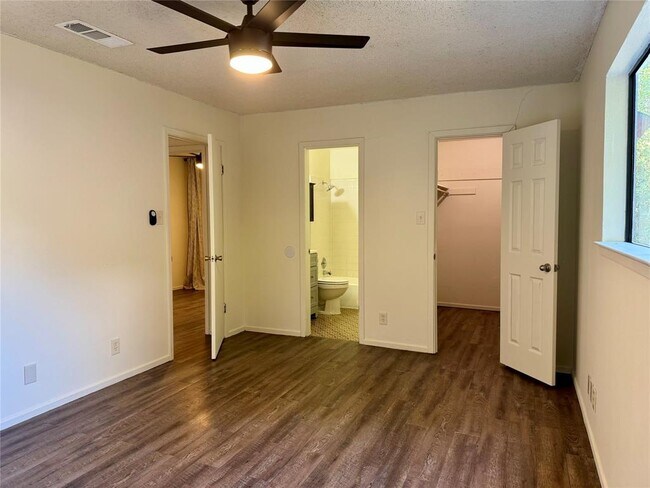 Building Photo - 1203 Yorkshire Ln