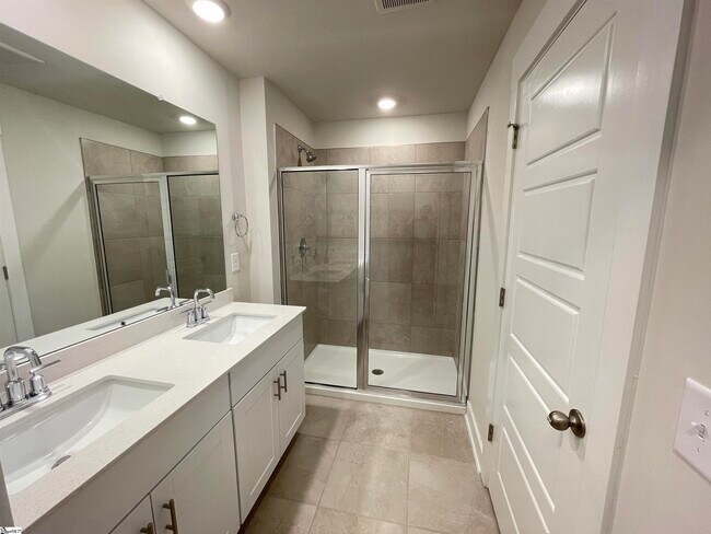 Building Photo - 34 Beachley Pl