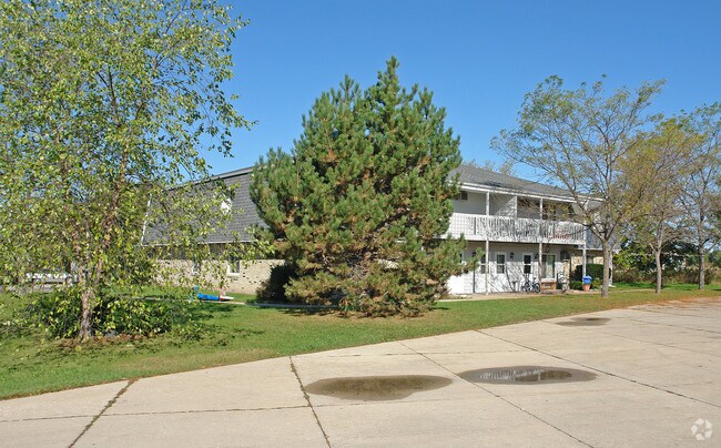 Primary Photo - Norway-Aire Apartments