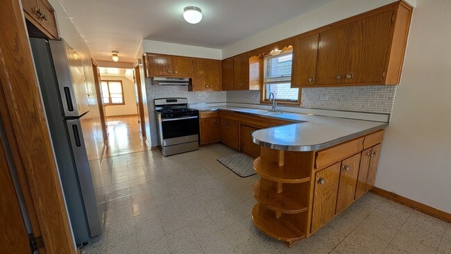 Building Photo - 4346 S Karlov Ave