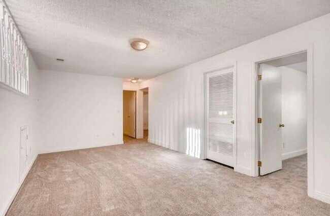 Building Photo - 10418 Jellison Way