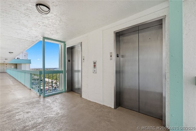 Building Photo - 9940 S Ocean Dr