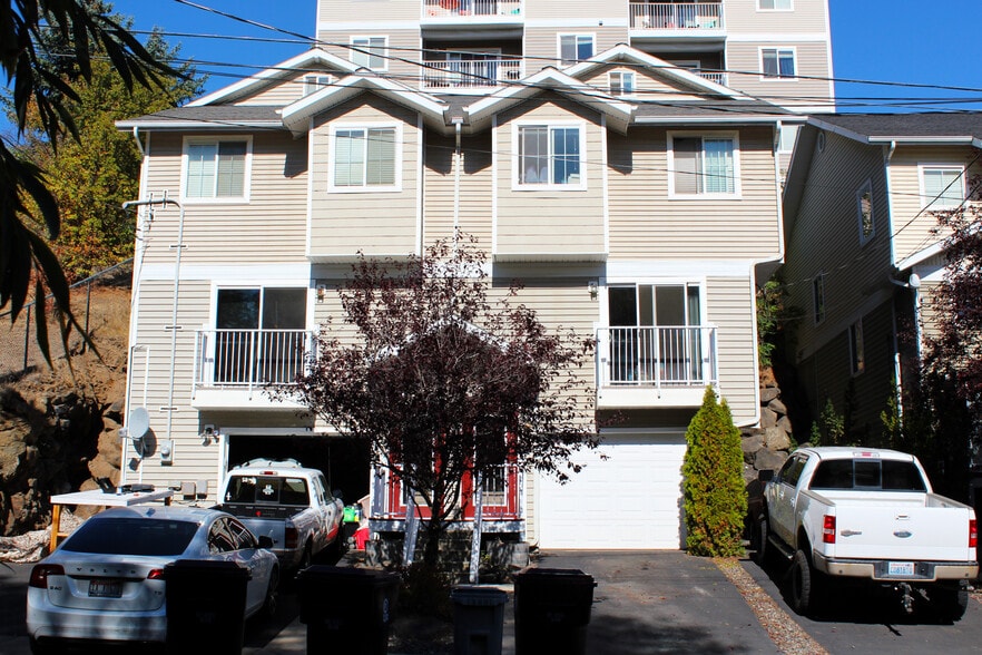 Building Photo - 419 NE Morton St