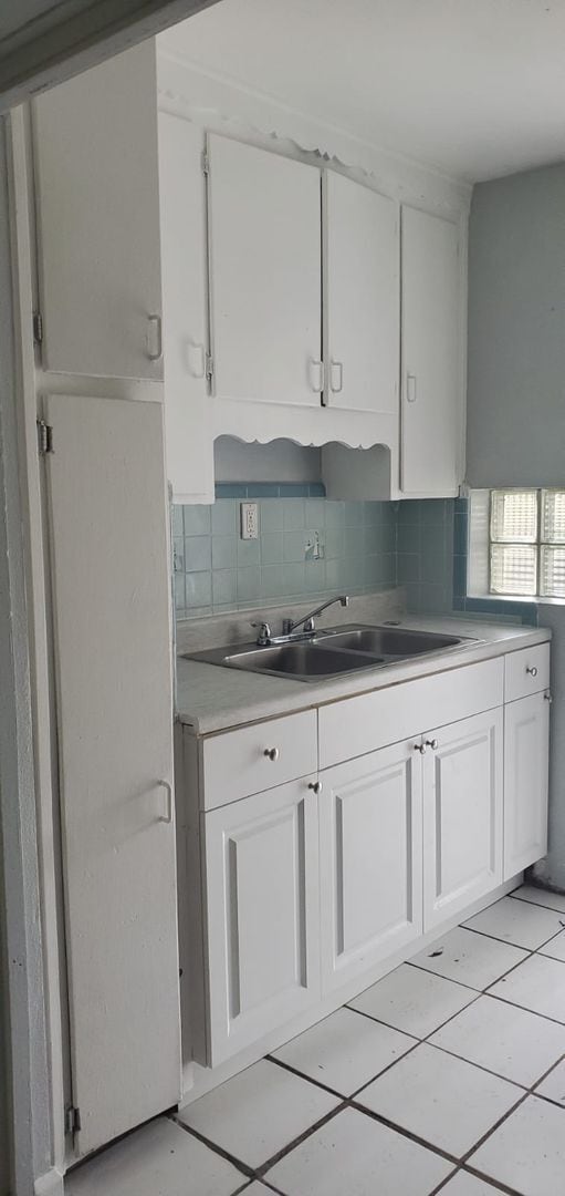 Building Photo - Beautiful & Cozy 3/1 in Downtown St.Pete!! $300 OFF FIRST MONTHS RENT MOVE-IN SPECIAL!!