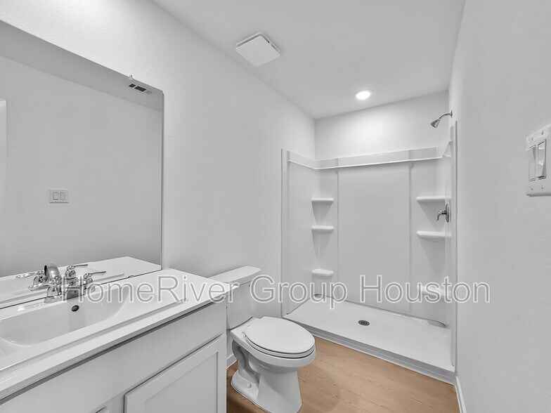 Building Photo - 16492 Blossom Grv Dr