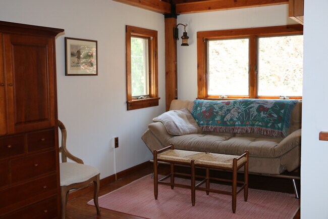 Building Photo - 104 Underwood Rd