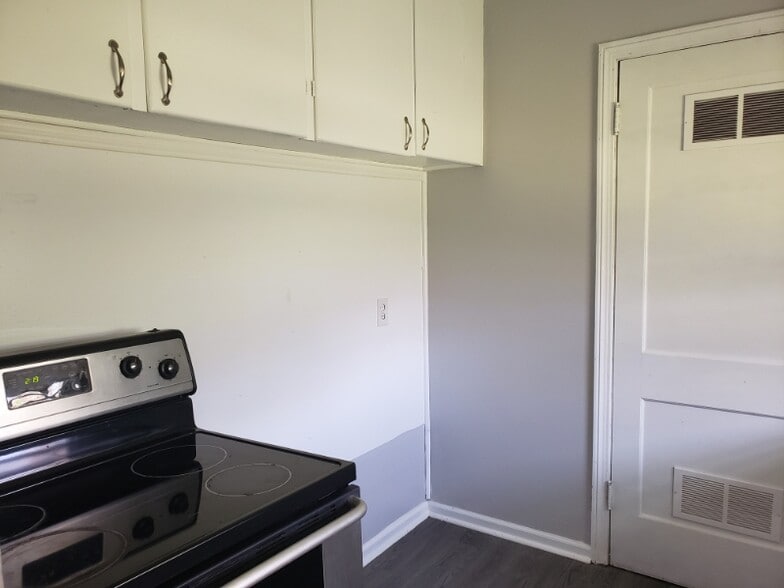 Building Photo - 2356 N Prince St