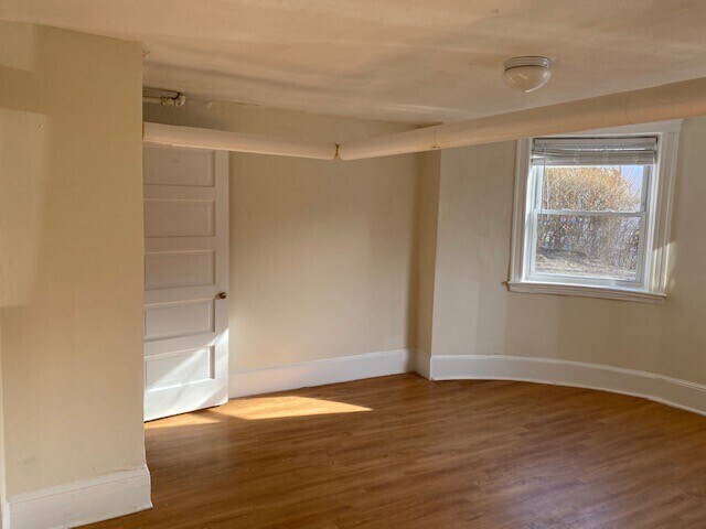 Building Photo - 25 Mount Hood Rd