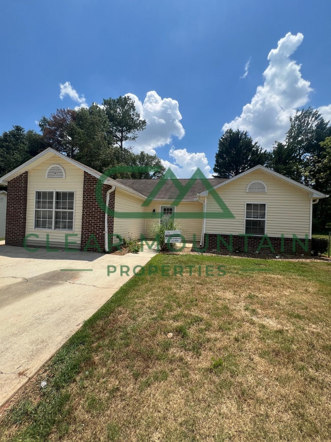 Primary Photo - MOVE-IN SPECIAL! 1 MONTH FREE - Modern Upd...