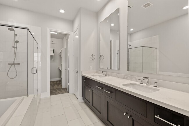 Building Photo - 8711 Oak Kolbe Ln