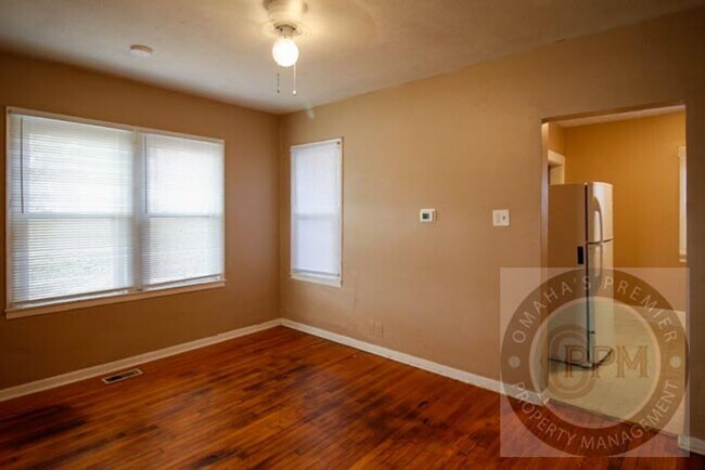 Building Photo - 2114 L St