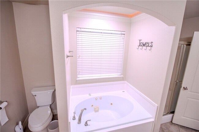 Building Photo - 202 Dawn Dr