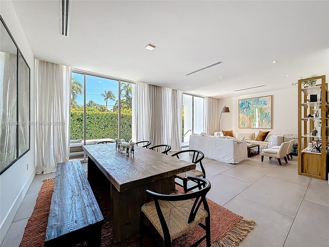 Building Photo - 561 Warren Ln