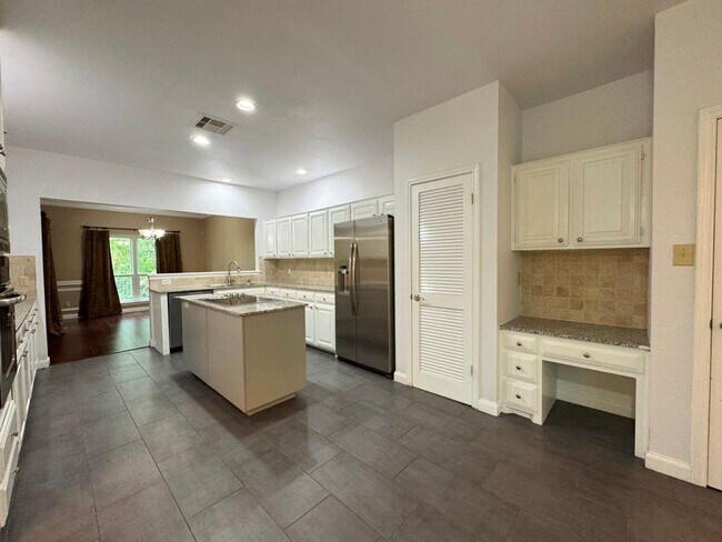 Building Photo - 6401 Wallace Cove