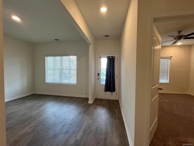 Building Photo - 3336 Meriwether Dr