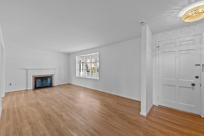 Building Photo - Welcome to this fantastic Colonial home, nestled in a quiet cul-de-sac and featuring an optional ...