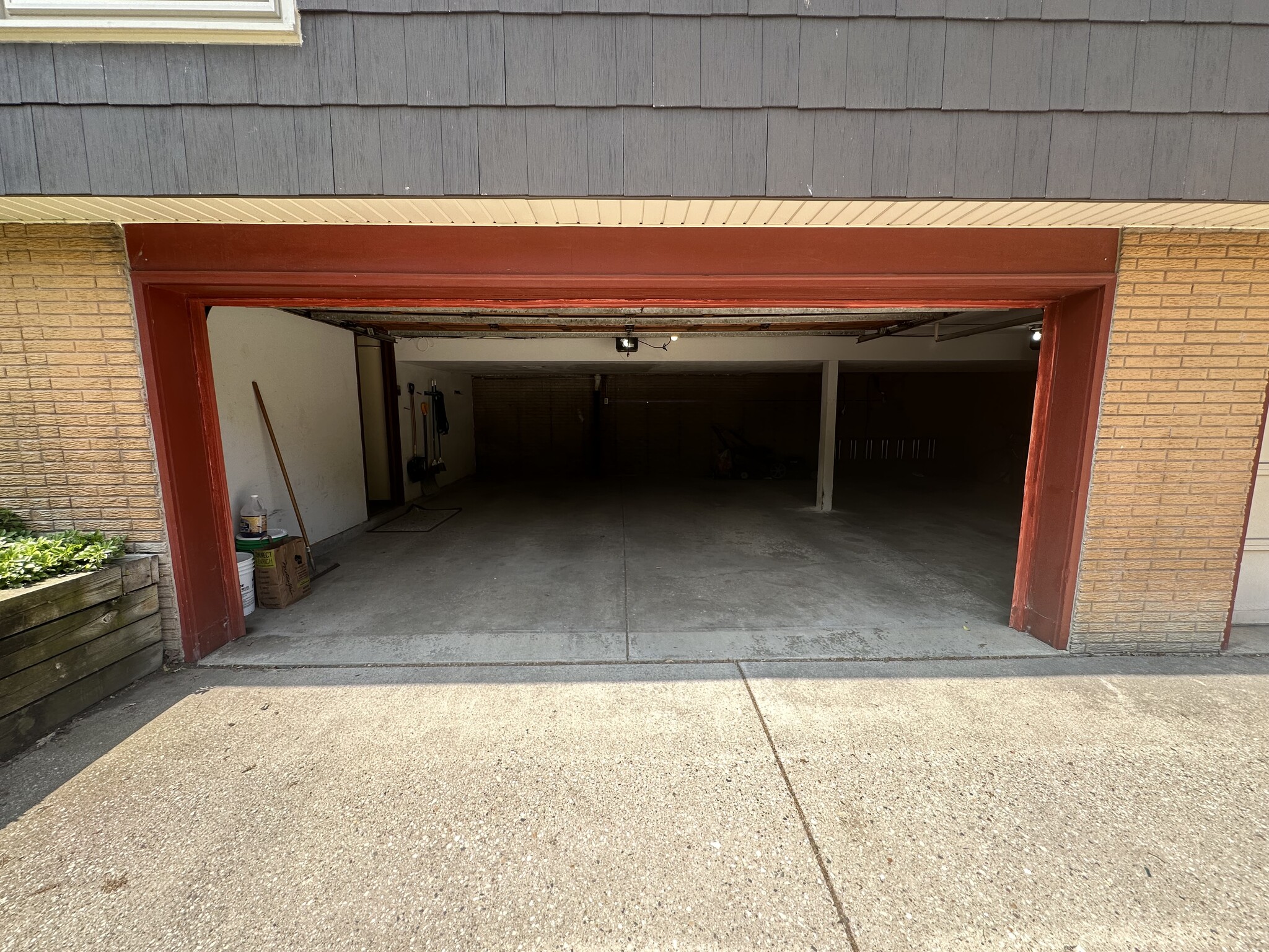 Building Photo - 1331 Martha Washington Dr