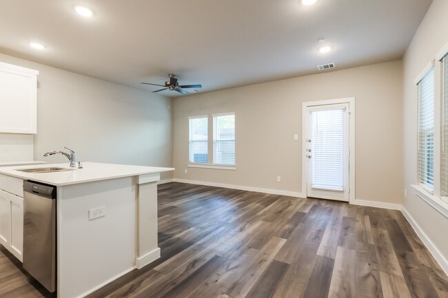 Building Photo - 317 N Centro Cir