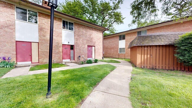 Building Photo - 1225 Island Dr