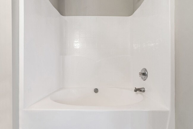 Building Photo - Beautiful End-Unit Townhome in Sought-After Breckenridge!