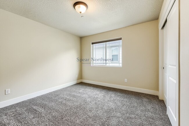Building Photo - 552 NE 77th Ave