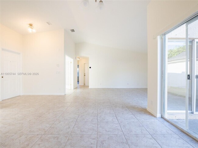 Building Photo - 200 W Riverbend Dr