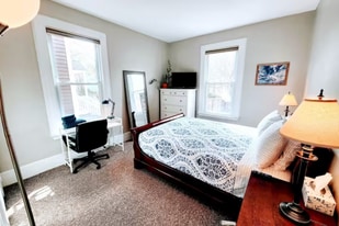 Building Photo - 172 Mansfield St