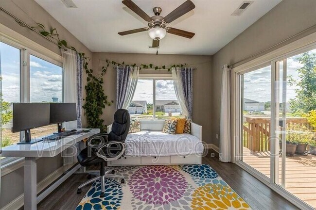 Building Photo - 9366 Primo Ln