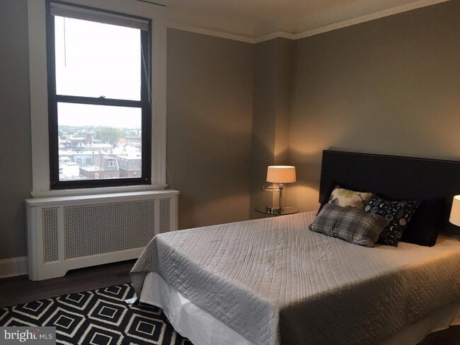 Building Photo - 2031 Locust St