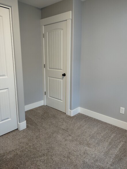 Building Photo - 1179 Mariel Pl S